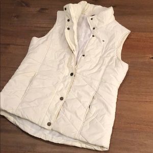Tommy Hilfiger vest w/ free winter accessories!